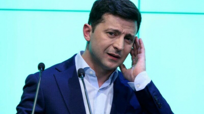 Un consilier prezidential ucrainean spune ca Rusia urmareste sa ocupe Kievul si sa il ucida pe Zelenski
Un consilier prezidential ucrainean spune ca Rusia urmareste sa ocupe Kievul si sa il ucida pe Zelenski