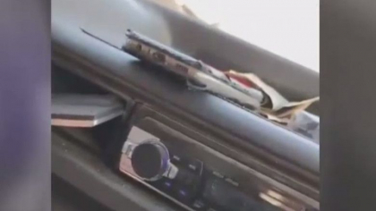 O familie ucraineana aflata in masina, atacata de militarii rusi