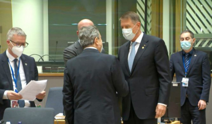 Klaus Iohannis a condamnat la Bruxelles agresiunea Rusiei asupra Ucrainei si a sustinut sanctiuni economice care sa vizeze si Belarus Klaus Iohannis a condamnat la Bruxelles agresiunea Rusiei asupra Ucrainei si a sustinut sanctiuni economice care sa vizeze si Belarus
