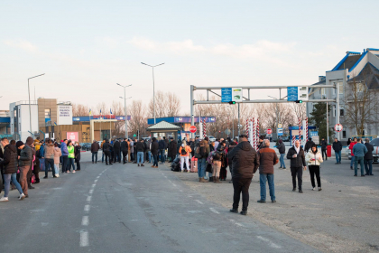 Deputatii si angajatii Parlamentului Republicii Moldova colecteaza lucruri de prima necesitate pentru refugiatii din Ucraina Deputatii si angajatii Parlamentului Republicii Moldova colecteaza lucruri de prima necesitate pentru refugiatii din Ucraina