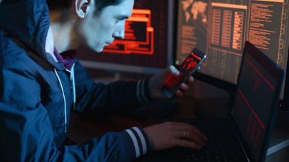 Politico: Hackerii vin in apararea Ucrainei. Grupul Anonymous declara „razboi cibernetic” Rusiei 