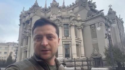 Vladimir Zelenski, despre informatiile aparute precum ca a spus armatei ucrainene sa depuna armele: "Nu credeti informatiilor false" - VIDEO Vladimir Zelenski, despre informatiile aparute precum ca a spus armatei ucrainene sa depuna armele: "Nu credeti informatiilor false" - VIDEO