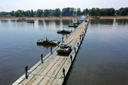 Armata rusa sustine ca a inconjurat doua orase mari din sudul Ucrainei
Armata rusa sustine ca a inconjurat doua orase mari din sudul Ucrainei