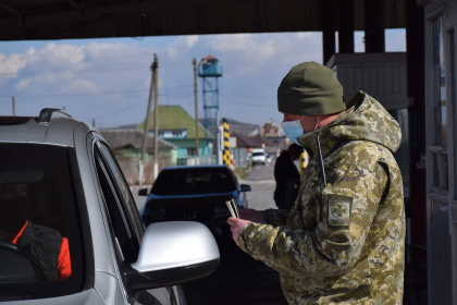 Ucraina inchide toate punctele de trecere la granitele cu Rusia, Belarus si Transnistria - VIDEO