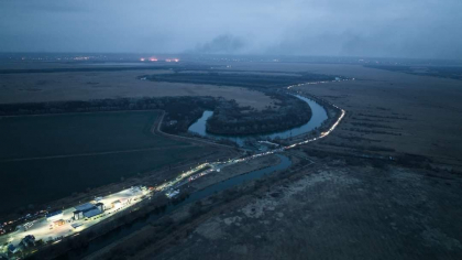 Imagini cu drona. Rand de zeci de kilometri la vama Palanca. Mii de ucraineni asteapta sa intre in Republica Moldova - FOTO Imagini cu drona. Rand de zeci de kilometri la vama Palanca. Mii de ucraineni asteapta sa intre in Republica Moldova - FOTO