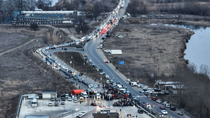 Flux majorat si continuu la frontiera cu Ucraina. Aproape 200 000 de persoane au intrat in Moldova de la inceputul razboiului in tara vecina - FOTO
