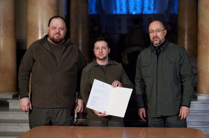Ultima ora. Vladimir Zelenski a semnat cererea de aderare a Ucrainei la Uniunea Europeana / DOC