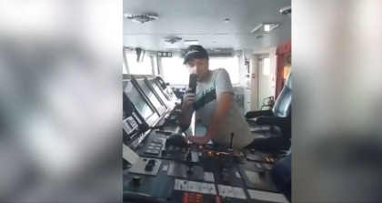 Dialogul ireal dintre o nava ruseasca ramasa fara combustibil in Marea Neagra si un vas din Georgia: „Daca nu mai aveti combustibil, atunci vasliti” - VIDEO