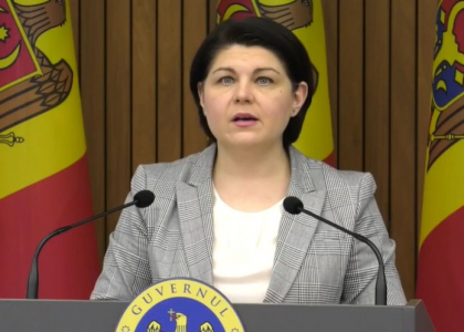 Guvernul nu intentioneaza sa interzica iesirea barbatilor din Moldova. Conferinta de presa sustinuta de Natalia Gavrilita si Dumitru Udrea - VIDEO