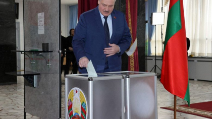 Sute de oameni arestati in Belarus dupa renuntarea la statutul de tara fara arme nucleare Sute de oameni arestati in Belarus dupa renuntarea la statutul de tara fara arme nucleare