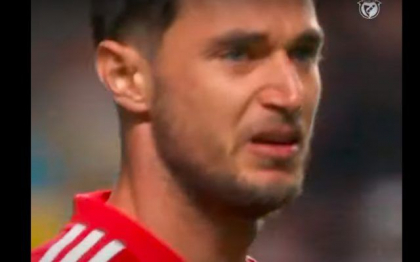 Lacrimi pe stadionul din Lisabona dupa ce un fotbalist ucrainean a fost aplaudat la scena deschisa cand a intrat pe teren/ Mesaje de sustinere pentru Ucraina in tribune