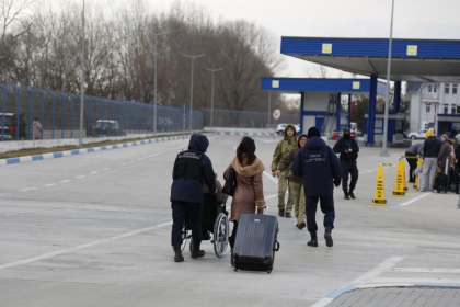 Flux majorat si continuu la frontiera cu Ucraina. In ultimele 12 ore, peste 9 000 de persoane au intrat in Moldova Flux majorat si continuu la frontiera cu Ucraina. In ultimele 12 ore, peste 9 000 de persoane au intrat in Moldova
