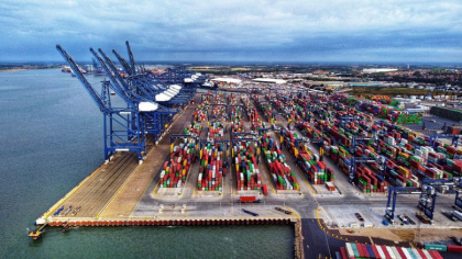 Cele mai mari companii de transport de containere din lume opresc temporar rezervarile de marfuri catre si dinspre Rusia Cele mai mari companii de transport de containere din lume opresc temporar rezervarile de marfuri catre si dinspre Rusia