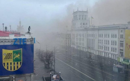 Oficiali ucraineni: Zona din jurul cladirii consiliului local al orasului Harkov a fost lovita de o racheta de croaziera