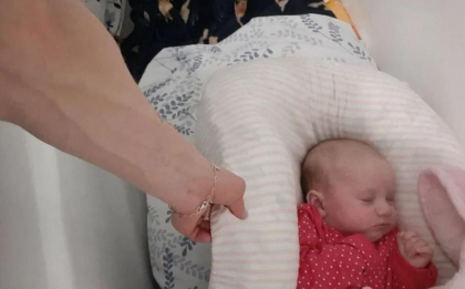 Miracolul dintre daramaturi: Un bebelus gasit in viata, intr-o cladire prabusita din Harkov. Parintii l-au protejat cu trupurile lor