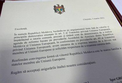 Cererea de aderare a Republicii Moldova la Uniunea Europeana, semnata de Maia Sandu - FOTO Cererea de aderare a Republicii Moldova la Uniunea Europeana, semnata de Maia Sandu - FOTO