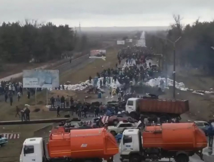 Soldatii rusi au cerut sa faca o poza in curtea centralei nucleare de la Zaporojie, ca sa vada sefii ca au cucerit-o: „Apoi vom pleca” - VIDEO Soldatii rusi au cerut sa faca o poza in curtea centralei nucleare de la Zaporojie, ca sa vada sefii ca au cucerit-o: „Apoi vom pleca” - VIDEO