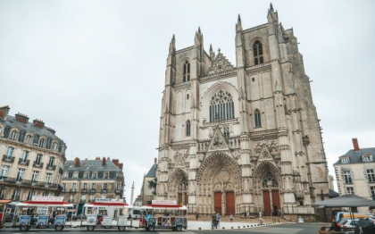”Cand natiunile ard, clopotele bat!” Catedralele din intreaga Europa vor bate clopotele, joi, timp de sapte minute, pentru Ucraina