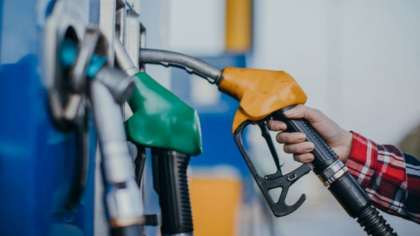 Un nou record la carburanti. Benzina a trecut pragul de 25 de lei - FOTO