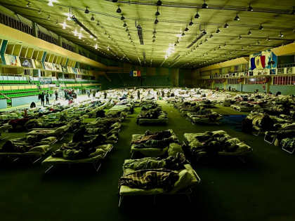 Peste 700 de refugiati din Ucraina au fost cazati la Manejul din capitala - FOTO Peste 700 de refugiati din Ucraina au fost cazati la Manejul din capitala - FOTO