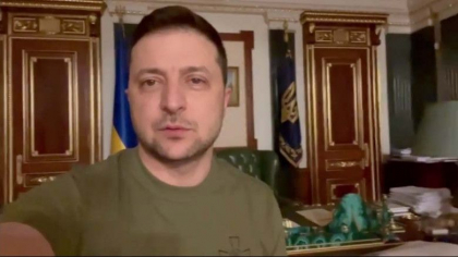 Zelenski anunta ca nu a fugit din Kiev: „Nimeni nu a plecat nicaieri” - VIDEO Zelenski anunta ca nu a fugit din Kiev: „Nimeni nu a plecat nicaieri” - VIDEO