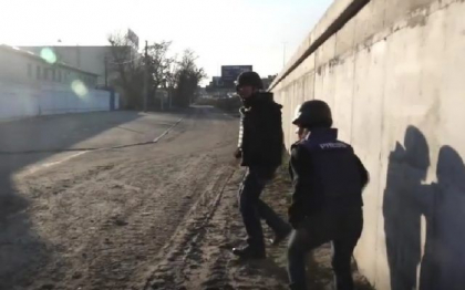 Jurnalistii britanici de la Sky News, raniti de rusi in Bucha