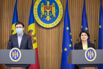 A fost simplificata procedura de import a ajutoarelor umanitare pentru gestionarea fluxului de refugiati din Ucraina. Declaratiile autoritatilor - VIDEO A fost simplificata procedura de import a ajutoarelor umanitare pentru gestionarea fluxului de refugiati din Ucraina. Declaratiile autoritatilor - VIDEO