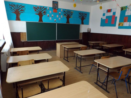 Ministerul Educatiei, despre faptul ca elevii ar putea reveni la invatamantul online, pentru ca refugiatii din Ucraina sa fie cazati in scoli: "E FALS" Ministerul Educatiei, despre faptul ca elevii ar putea reveni la invatamantul online, pentru ca refugiatii din Ucraina sa fie cazati in scoli: "E FALS"