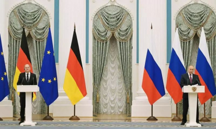 Putin si Scholz au vorbit despre culoarele umanitare si ”eforturile diplomatice”, desi in unele localitati evacurarile sunt blocate
