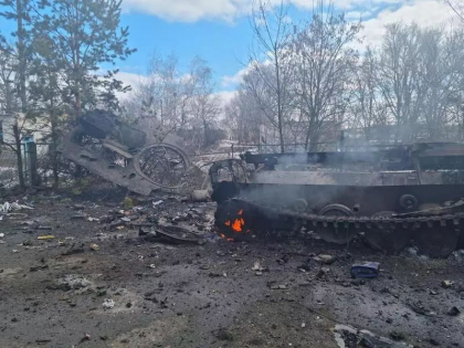 Politist ucis, iar alte doua persoane grav ranite in timpul incercarilor de evacuare a civililor