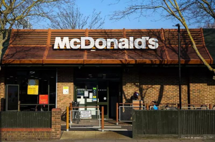 McDonald's, Starbucks si alte lanturi americane se retrag din Rusia McDonald's, Starbucks si alte lanturi americane se retrag din Rusia