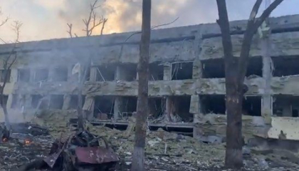 Rusii au bombardat un spital pentru copii din Mariupol. Consiliu municipal: Distrugerea este colosala - VIDEO