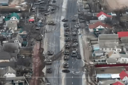 Coloana de tancuri rusesti, distrusa de ucraineni in apropiere de Kiev. „Comandantul regimentului de invadatori a fost lichidat”