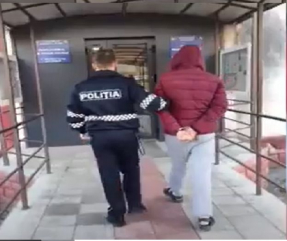 Un barbat din capitala si-a batut iubita, iar apoi a injunghiat doi vecini. Faptasul: "I-am intepat cu cutitul" - VIDEO