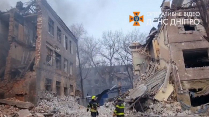 Cladiri transformate in moloz, flacari uriase si masini distruse. Imagini din orasele bombardate vineri dimineata in Ucraina - VIDEO Cladiri transformate in moloz, flacari uriase si masini distruse. Imagini din orasele bombardate vineri dimineata in Ucraina - VIDEO