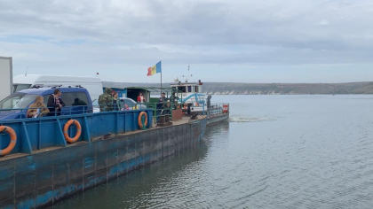 Activitatea feribotului de la Molovata - sistata din cauza vantului puternic 