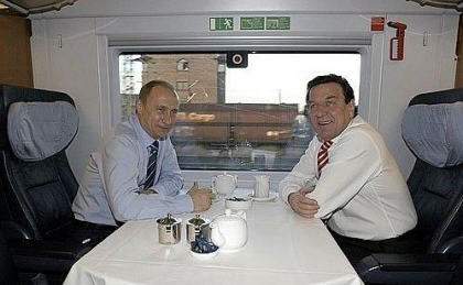Publicatie spaniola: Gerhard Schroder, „lobbystul” lui Putin  care face de rusine Germania. Cat castiga fostul cancelar din afacerile cu companii rusesti