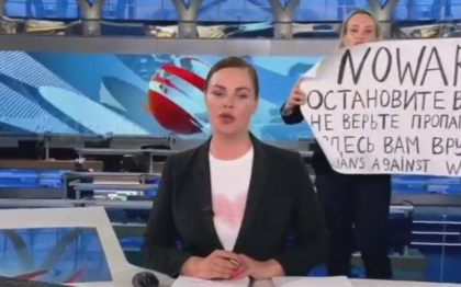 Zelenski, mesaj dupa ce editorul televiziunii ruse de stat a protestat in direct impotriva razboiului: ”Atat timp cat tara nu e Coreea de Nord, trebuie sa lupti” Zelenski, mesaj dupa ce editorul televiziunii ruse de stat a protestat in direct impotriva razboiului: ”Atat timp cat tara nu e Coreea de Nord, trebuie sa lupti”