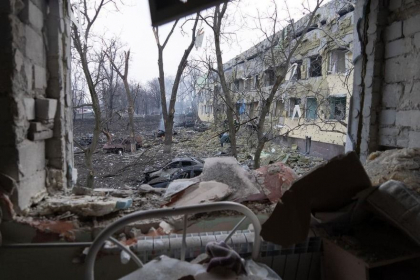 Fortele ruse, acuzate ca tin ostatici 400 de oameni in spitalul orasului Mariupol