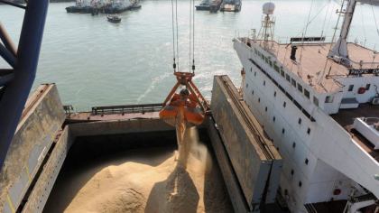 Nave incarcate cu cantitati mari de zahar se indreapta spre Rusia unde rafturile magazinelor s-au golit
