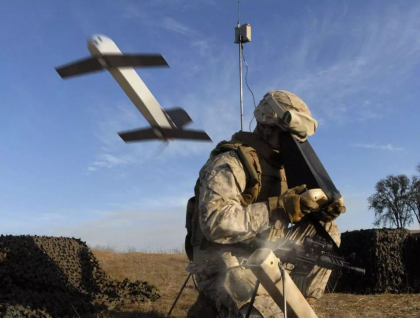 Switchblade: cum actioneaza misterioasele drone kamikaze pe care SUA vrea sa le trimita in Ucraina
Switchblade: cum actioneaza misterioasele drone kamikaze pe care SUA vrea sa le trimita in Ucraina