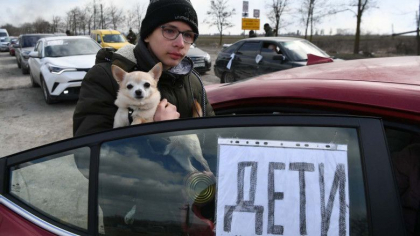 „Copii” - cuvantul magic cu ajutorul caruia ucrainenii spera sa paraseasca in viata iadul din Mariupol - GALERIE FOTO „Copii” - cuvantul magic cu ajutorul caruia ucrainenii spera sa paraseasca in viata iadul din Mariupol - GALERIE FOTO