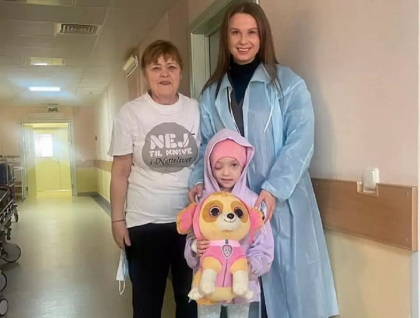 Fetita impuscata in cap de militarii rusi, in masina familiei, gasita in viata in Belarus, unde o dusesera soldatii care i-au ucis familia Fetita impuscata in cap de militarii rusi, in masina familiei, gasita in viata in Belarus, unde o dusesera soldatii care i-au ucis familia