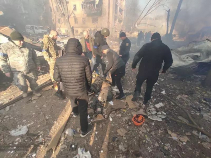 Bombardamente intr-un cartier din Kiev: Un mort si 4 raniti - FOTO