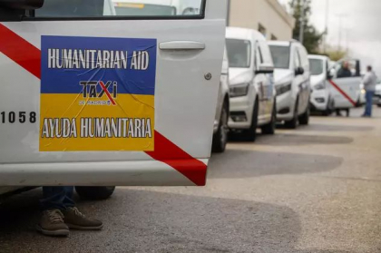 Refugiatii salvati cu taxiul. Soferii spanioli de taxi au condus 40 de ore pentru a-i aduce pe ucraineni din Polonia in Spania -FOTO
