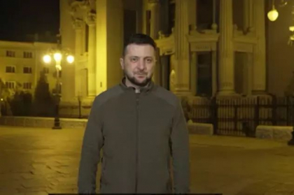 De pe strazile Kievului, Zelenski indeamna Rusia la negocieri de pace: „Este timpul sa ne intalnim” De pe strazile Kievului, Zelenski indeamna Rusia la negocieri de pace: „Este timpul sa ne intalnim”