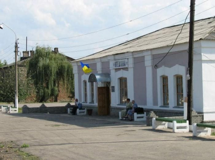 In orasul Kreminna din Ucraina, soldatii rusi au tras dintr-un tanc intr-un azil de batrani. 56 de persoane au fost ucise