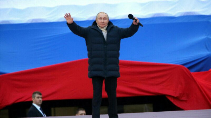Patronul companiei Loro Piana: „Ne este rusine de faptul ca geaca noastra de 12.000 de euro a fost purtata de Putin” Patronul companiei Loro Piana: „Ne este rusine de faptul ca geaca noastra de 12.000 de euro a fost purtata de Putin”