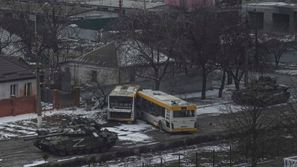 Militarii rusi bombardeaza o scoala care adaposteste 400 de persoane in Mariupol, spune consiliul orasului Militarii rusi bombardeaza o scoala care adaposteste 400 de persoane in Mariupol, spune consiliul orasului