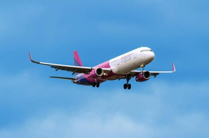 Alerta cu bomba intr-un avion care zbura deasupra Romaniei. Aeronava a fost escortata pana la Varsovia de avioane de vanatoare Alerta cu bomba intr-un avion care zbura deasupra Romaniei. Aeronava a fost escortata pana la Varsovia de avioane de vanatoare